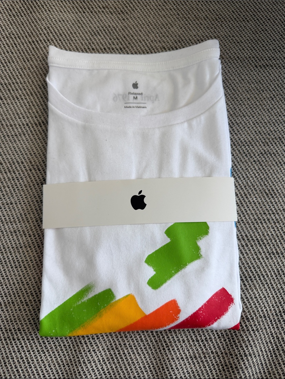 Apple White Short-Sleeve Tee with Multicolor Painted Strokes